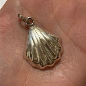 Elegant Sterling Silver 925 Mexico Shell Pendant